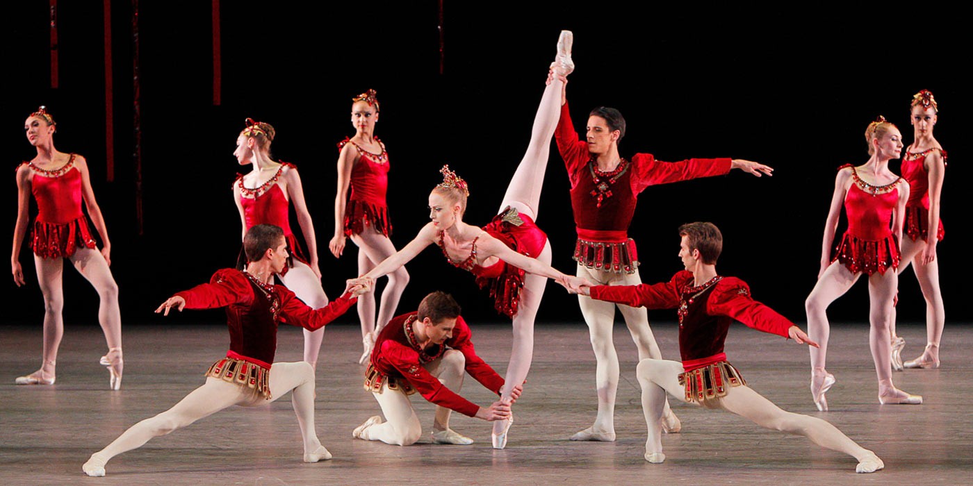 New york ballet. Нью-Йорк Сити балет. New York City Ballet Balanchine. Серьезный в балете. Нью Йорк Сити балет театр.