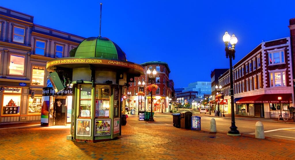 Harvard Square Boston Shops Restaurants Things To Do 8050